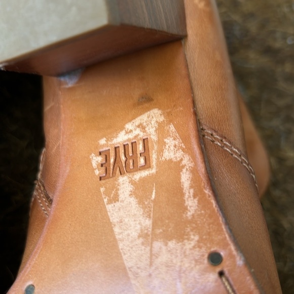 Frye Jennifer Pointed Toe Western Booties in Cognac Ankle Boots Sz 8.5 Bohemian - Picture 11 of 11